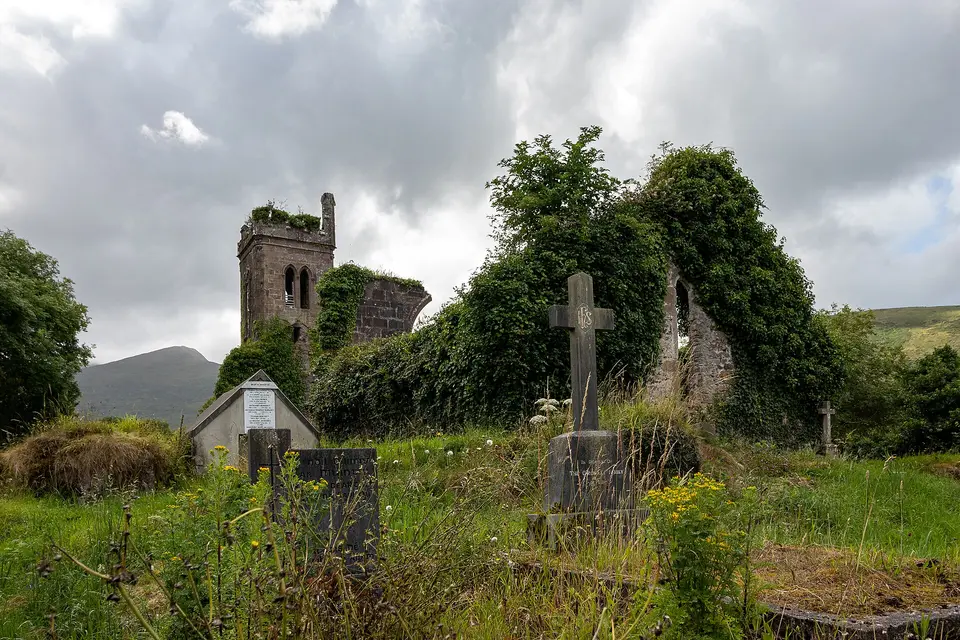 Cloghane Church auf der Dingle Halbinsel, Co. Kerry, Irland
