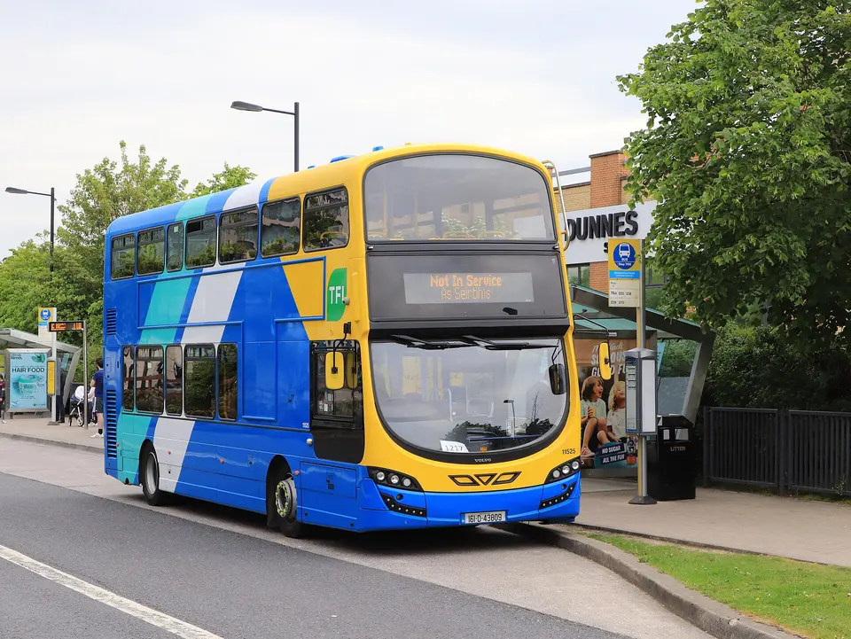 Volvo B5TL / Wright Gemini H45/22D New to Dublin Bus as SG171 Blanchardstown Shopping Centre