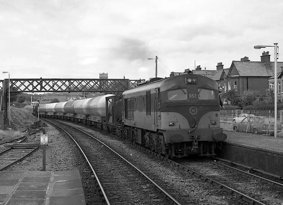 Ammonia train at Greystones 1989 (geograph 3380681)