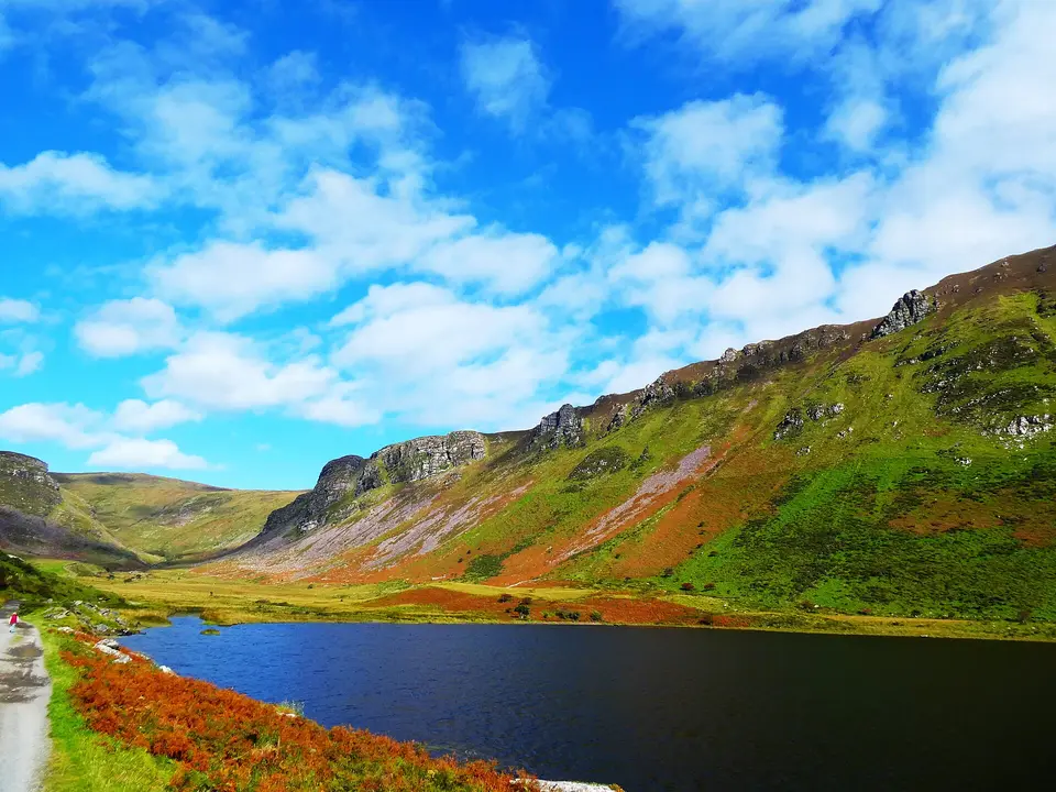 A view of Annascaul Lake.