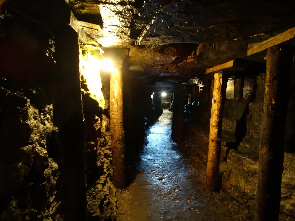 Arigna Mining Experience - walkway