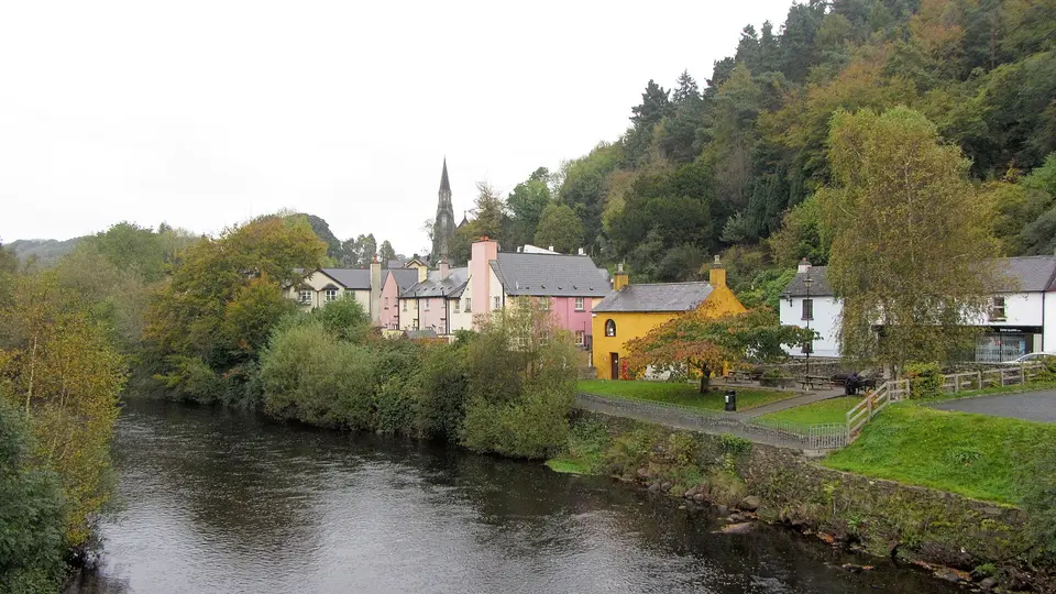 Avoca: river and village