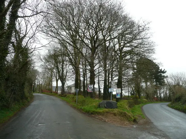 Ballinacarrig road junction The high road left leads to Tara Hill, and the lower road goes to the coast