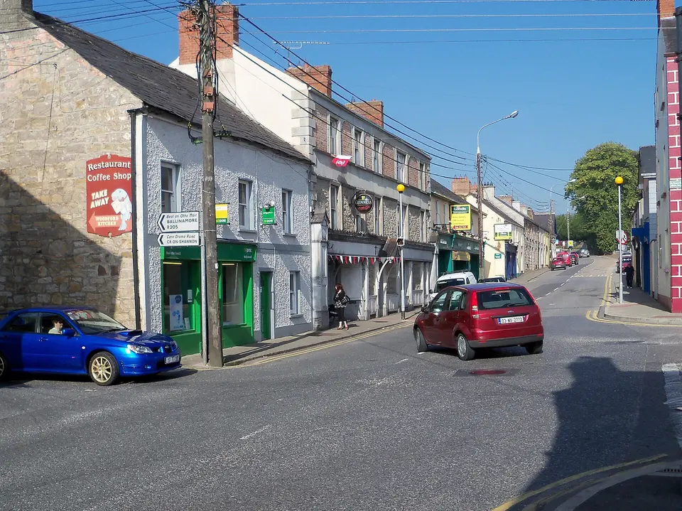 Ballyconnell centre crossroads with postoffice on the left.