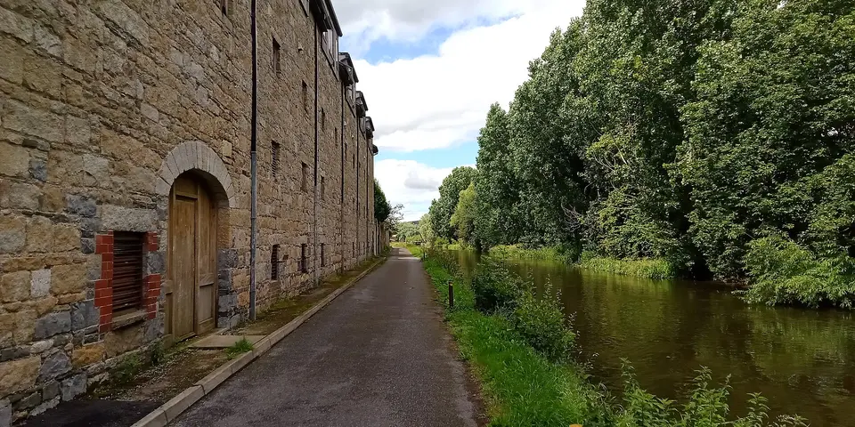 River Barrow and Barrow Way looking towards Bagenalstown Lock