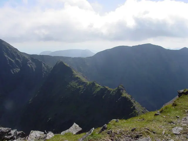 The pinnacle ridge leading south west from Beenkeragh