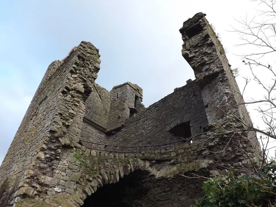 Leighlinbridge Castle