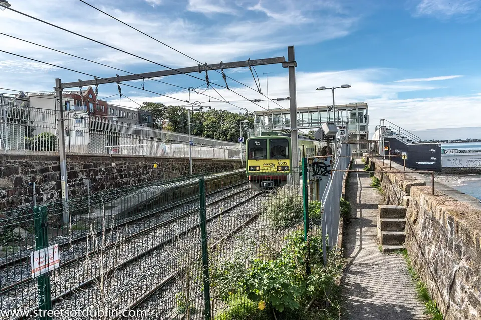 Blackrock Baths Are To Be Demolished (Ireland) (7922671550)