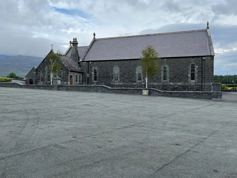 Bofeenaun church