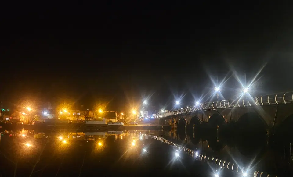 Bridge into Carrick On Shannon