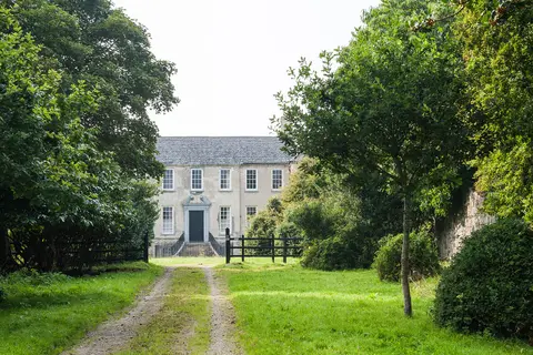 Path to Buncrana Castle, an 18th-century manor house.