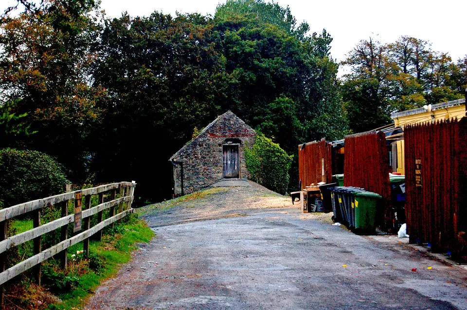 Bunratty - Access Road to Derelict Bunratty Church & Graveyard
