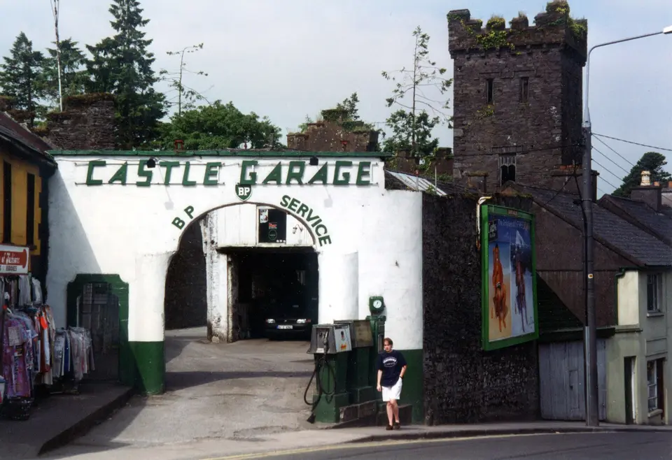 Castle Garage, Castle Street