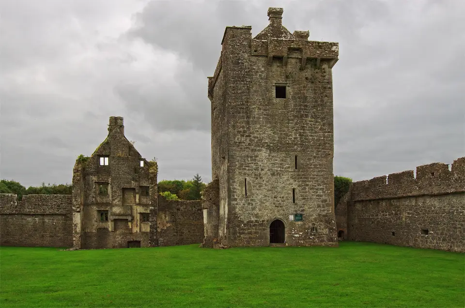 Castles of Connacht, Pallas, Galway geograph.org.uk 1543456