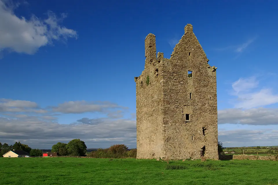 Castles of Munster, Knockane, Tipperary geograph.org.uk 1543135