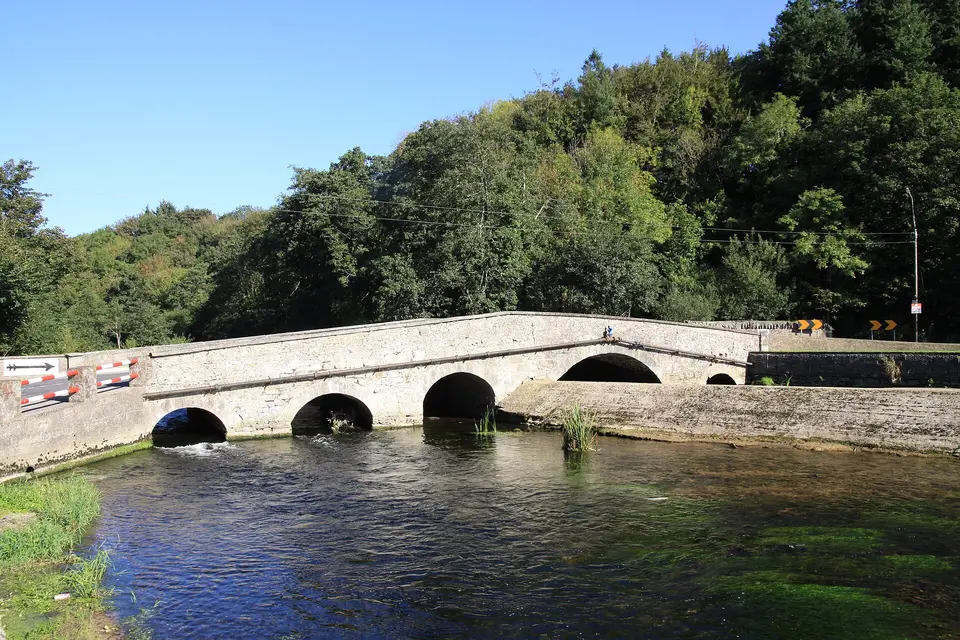 Castletownroche bridge has been widened in the 19th century so that the down river side of it looks like this, the upriver side is much older, probably medieval.