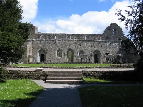 Ruine der Cong Abbey