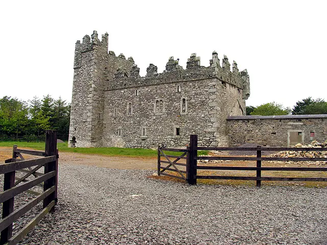 Coolhull Castle geograph.org.uk 14545