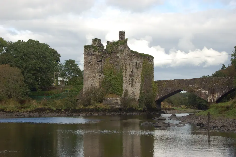 County Cork, Carrigadrohid Castle.