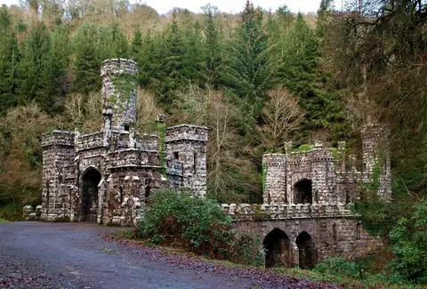 County Waterford, Ballysaggartmore Towers.