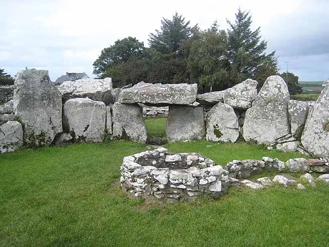 Creevykeel Court Cairn geograph.org.uk 978527