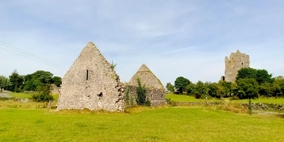 Cullahill Castle Chapel in the townland of Castlequarter. Cullahill Castle is visible in the background. National Monuments ref no. LA035-021001.