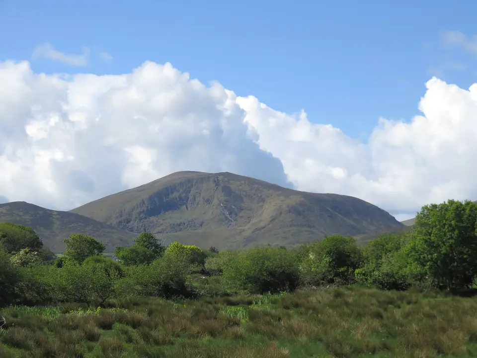 Cummeen, 477m, OSI Grid Reference: Q630077, hill of the Central Dingle Peninsula, Co. Kerry, Ireland.