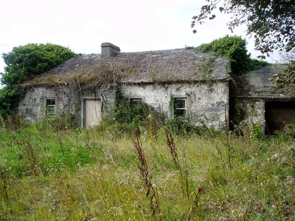Derelict cottage at Kilvilcorris