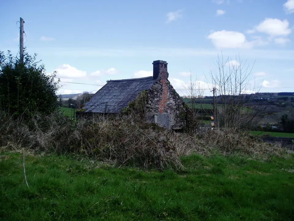 Derelict site adjacent to Hanrahan's Bar