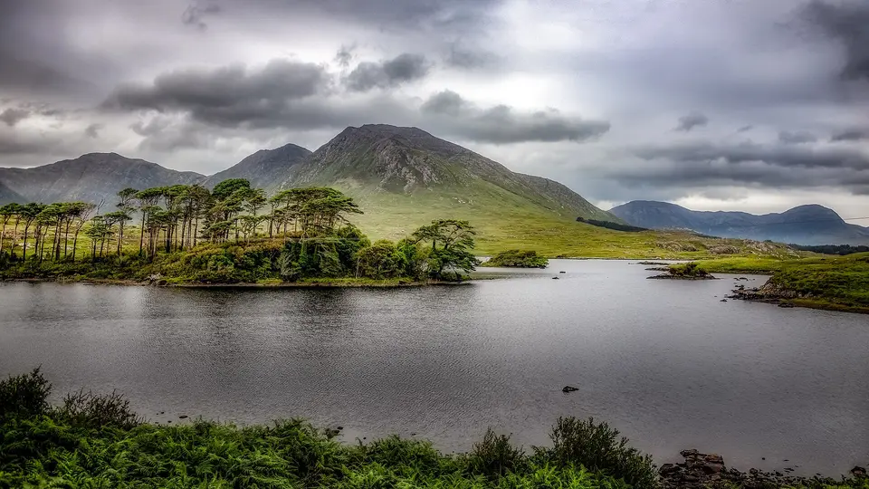 Loch Dhoire an Chláir, County Galway