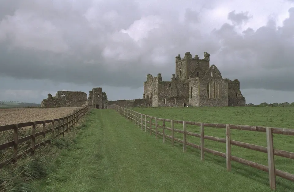 Dunbrody Abbey, County Wexford, Ireland Track to Dunbrody Abbey.
