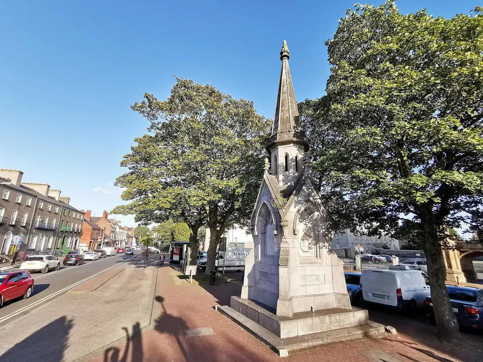 Dundalk, Kelly Monument.