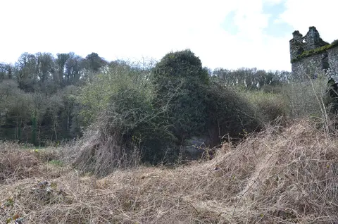 Dysart church ruin and Castle