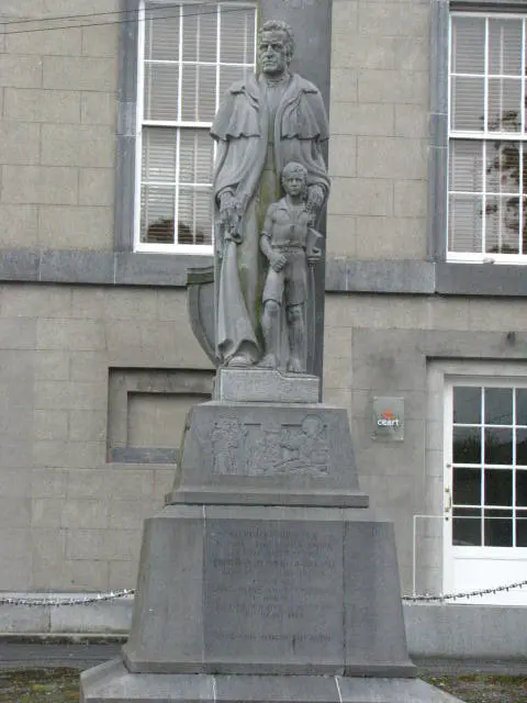 Edmund Ignatious Rice This monument is of Edmund Ignatious Rice, founder of the Irish Christian brothers. He was born in Callan in 1st June 1752, died in 1844.