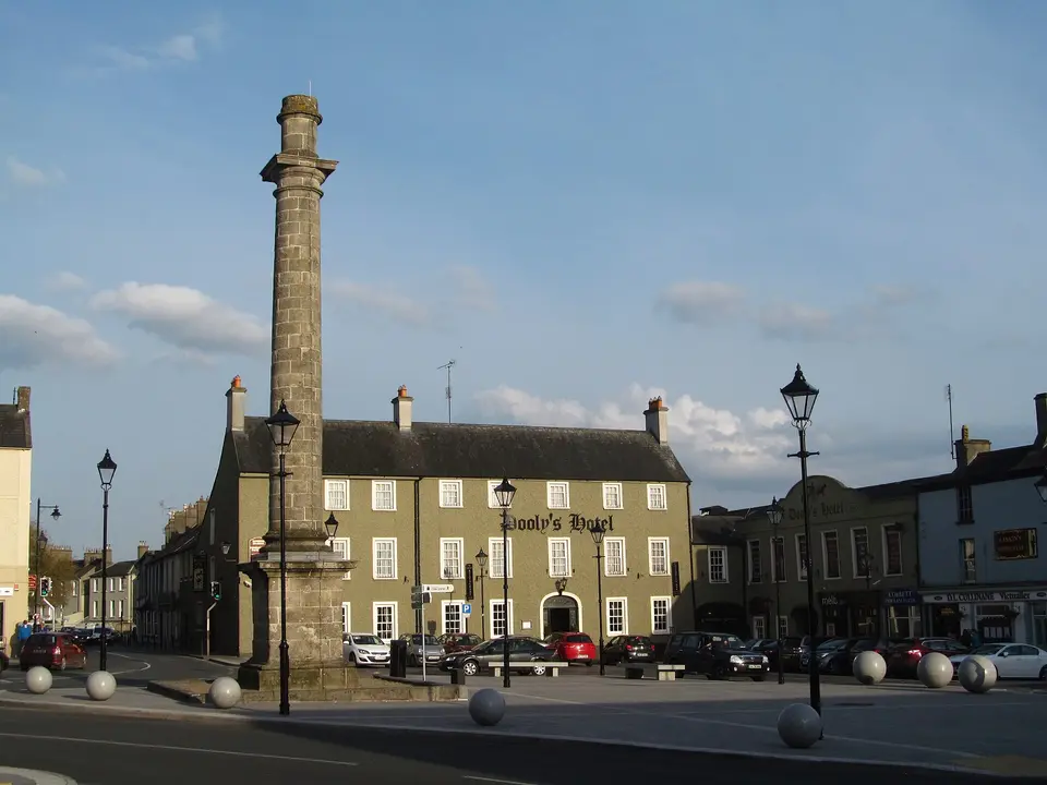 Emmet Square, Birr