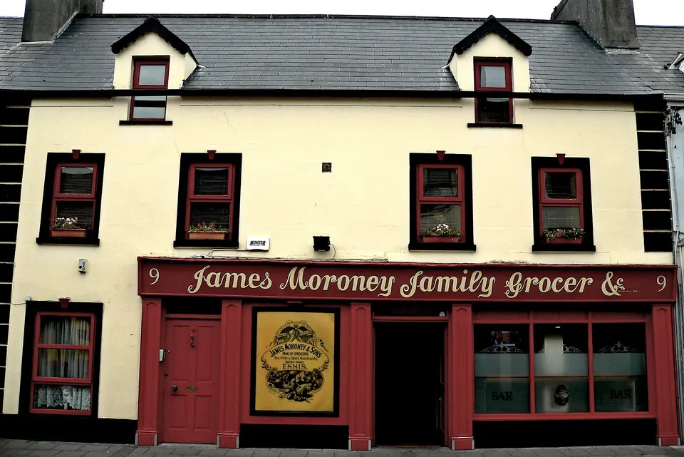 Ennis - 9 Lower Market Street - Moroney's Bar