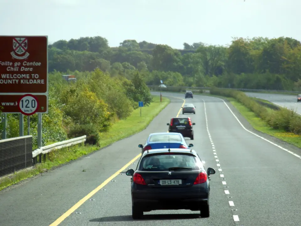 Entering County Kildare on the M7 E20