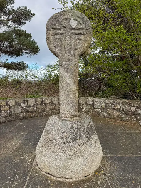 Fassaroe Cross