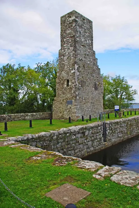 Garrykennedy Castle, Garrykennedy