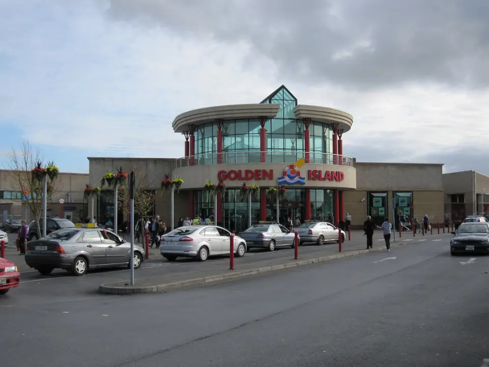 Photo of Golden Island Shopping Centre entrance
