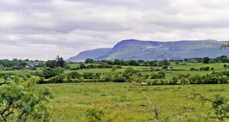 Dartry Mountains from N15 (Donegal - Sligo) road north of Grange (Co. Sligo). View NE: nearest is Truskmore (2,112 ft.).