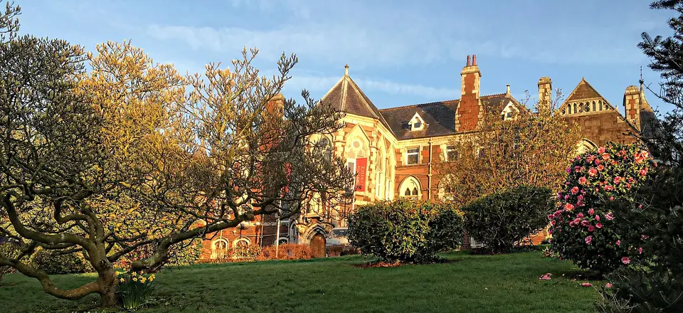 Wellington Rd, Campus.