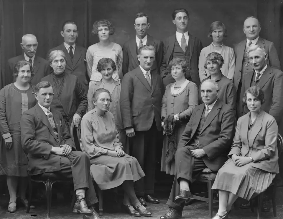 Group picture Murphy family wedding Ireland 1929 (6278949671)