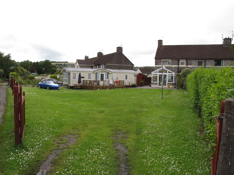 Houses and mobile homes, Little Island