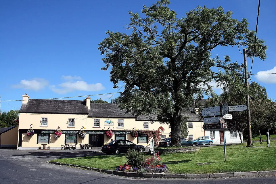 Lough-Lene Inn Collinstown