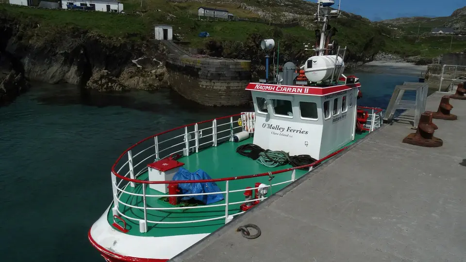 Inishturk - Ferry in harbour