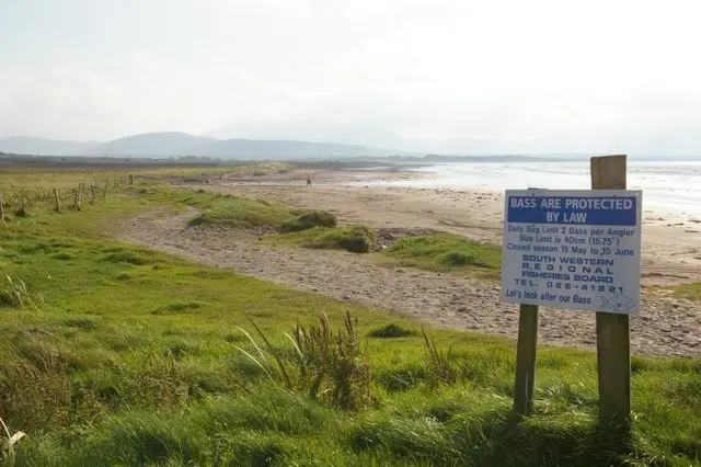 Inny Strand The west end of Inny Strand.