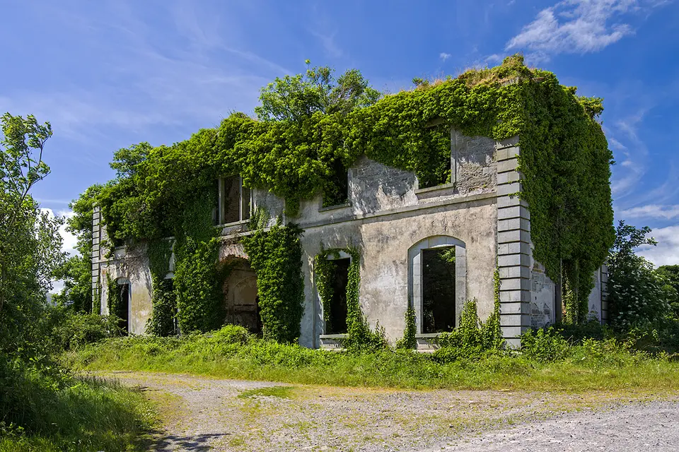 Ireland in Ruins: Kinlough House, Co. Leitrim (1)