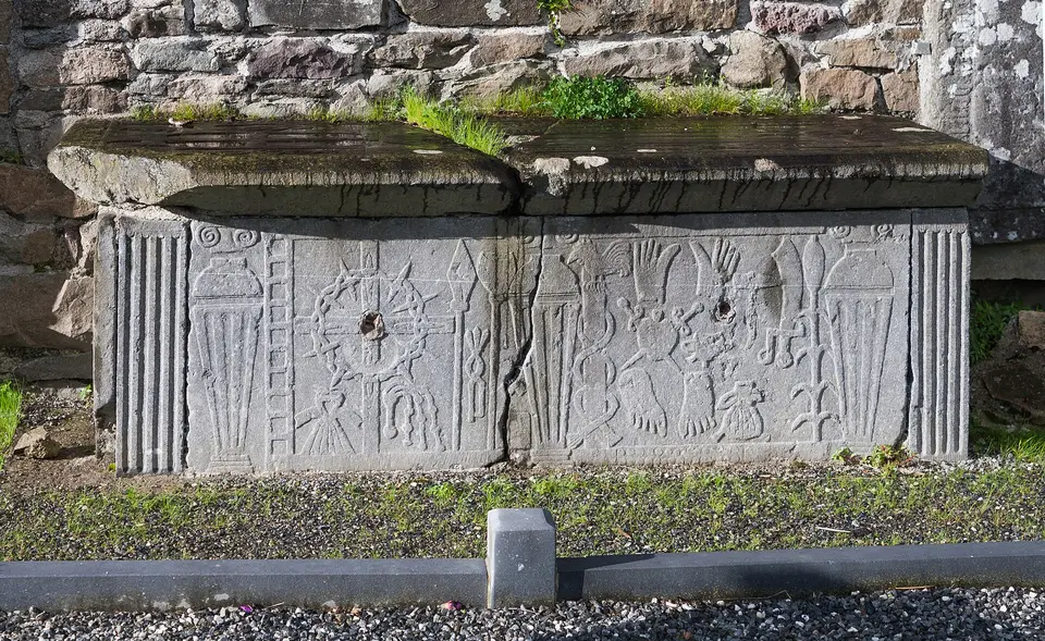 Knocktopher Church Tomb Chest of Geoffry Power and Margaret Waton 2017 09 13