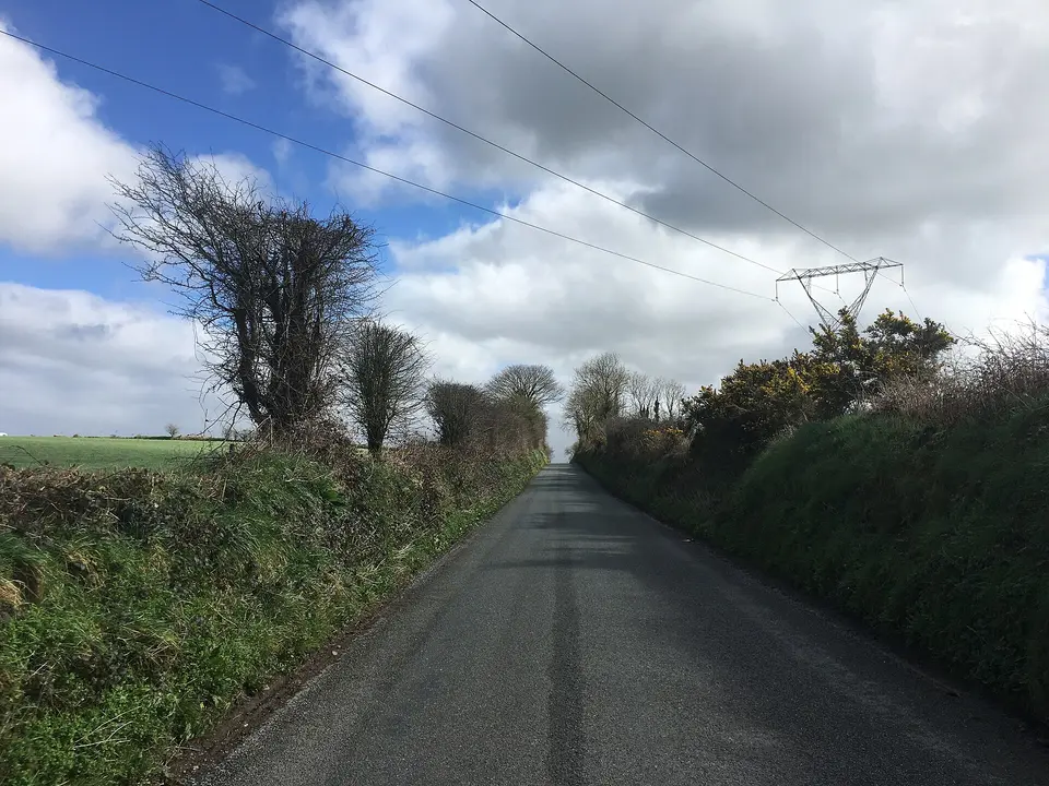 L2961 School Road towards Whitechurch